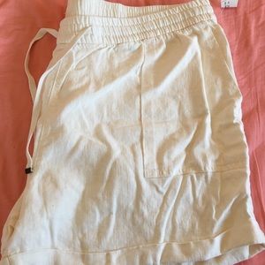 NWT Old Navy Cream Linen Shorts. Sz XL